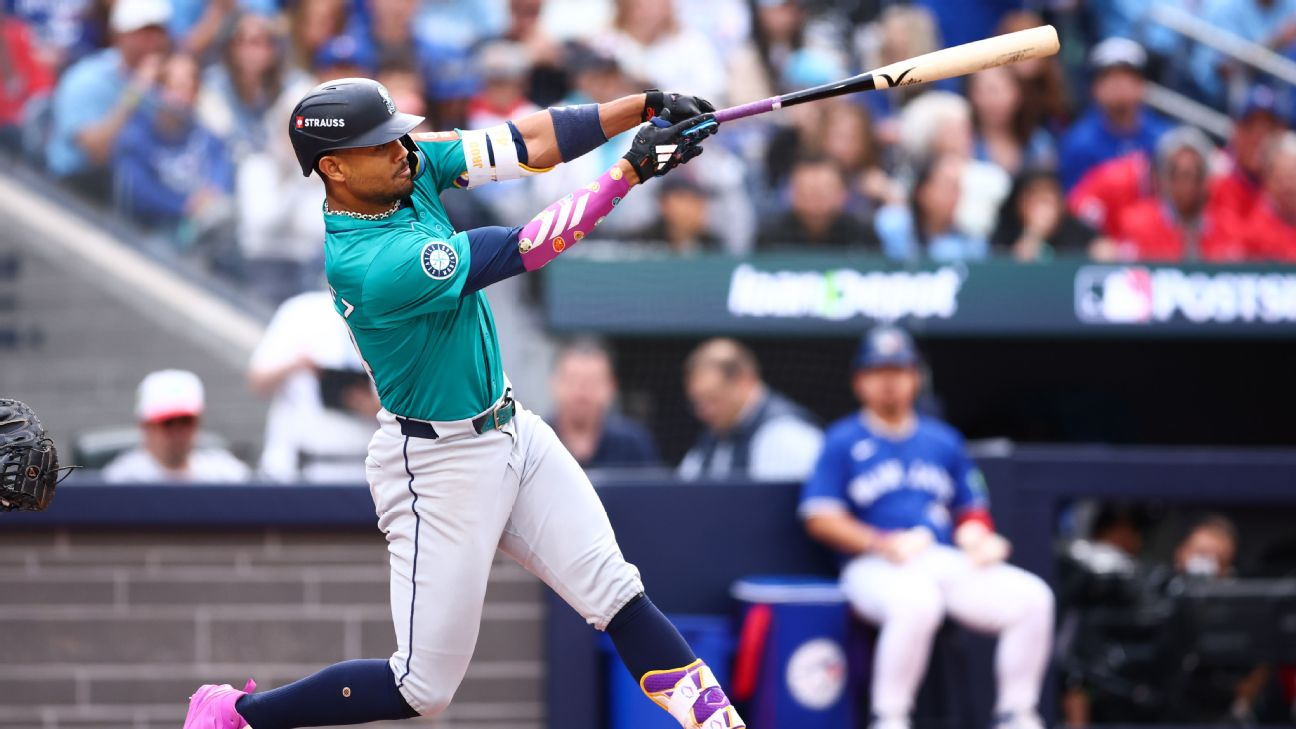 Julio Rodriguez hits two-run shot in ALCS