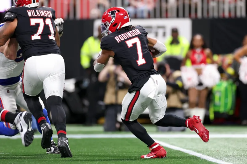 Bijan advanced 152 yards in the first half and completed a touchdown