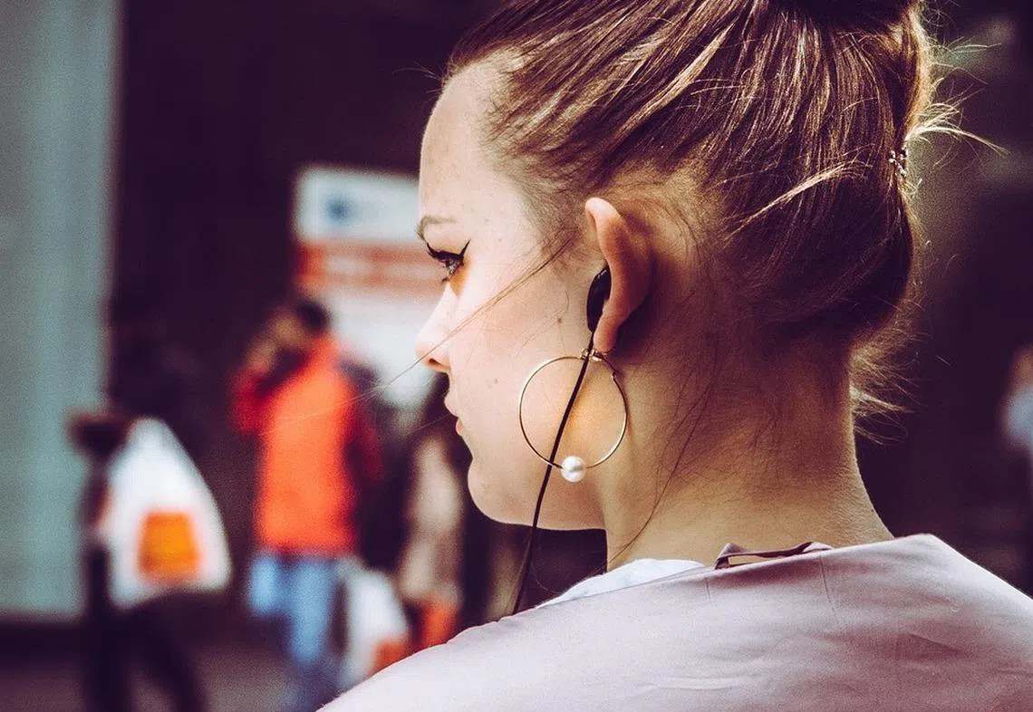 Turn down the volume to avoid noisy areas and reduce the risk of hearing damage