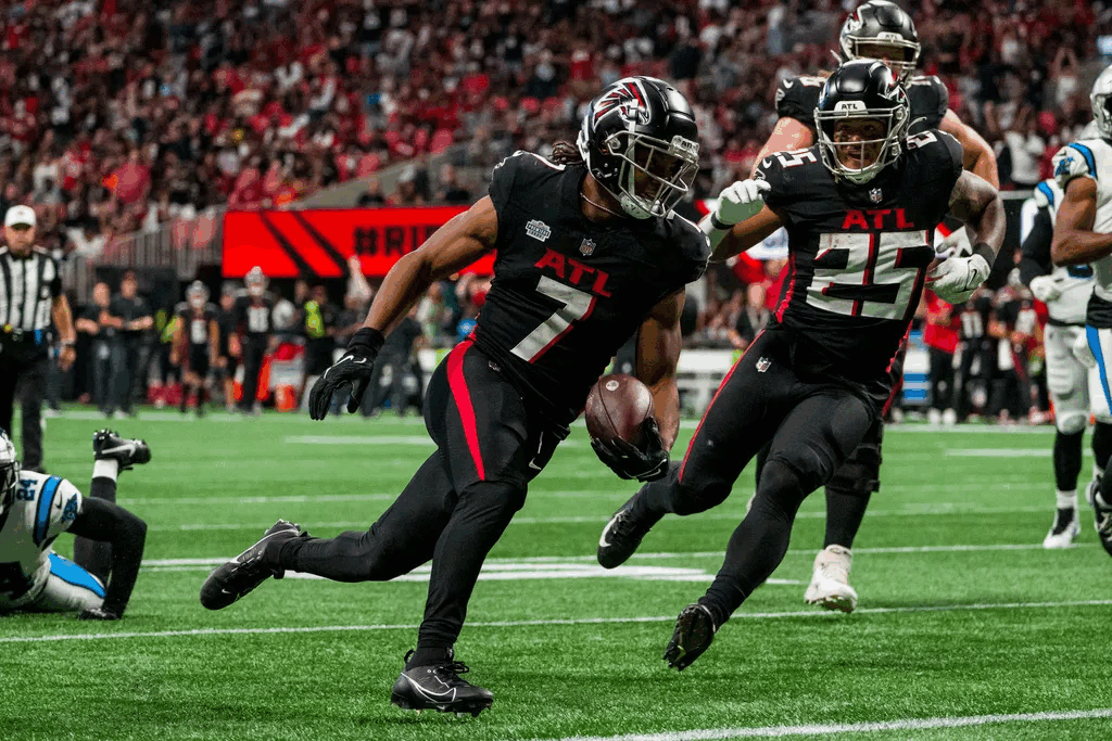 NFL: Bijan takes over the offense and scores a touchdown