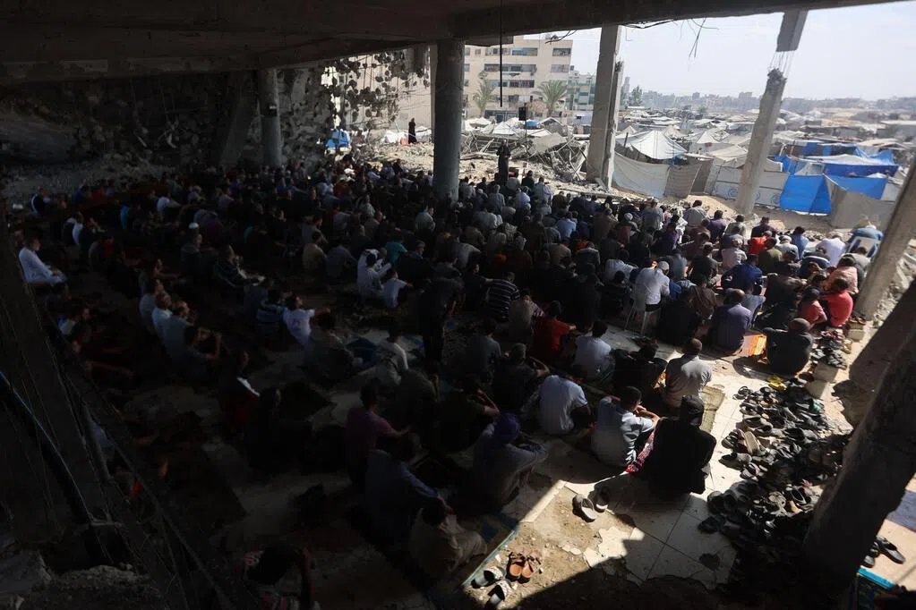 Gaza aid resumes as ceasefire resumes after Israeli airstrikes