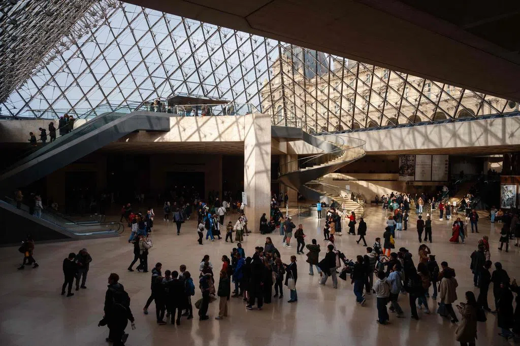 Priceless jewels stolen in Louvre robbery