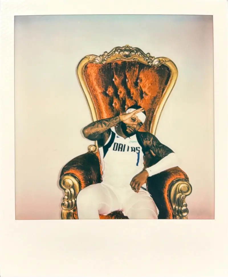 The Mavericks shared a series of makeup photos for the Throne series on social media