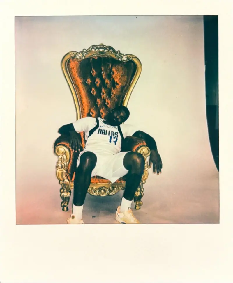 The Mavericks shared a series of makeup photos for the Throne series on social media