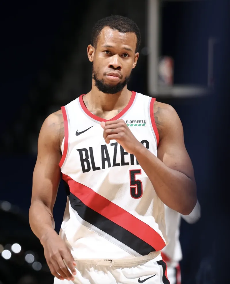 Happy birthday! Trail Blazers official media released a poster of Rodney Hood to celebrate his birthday
