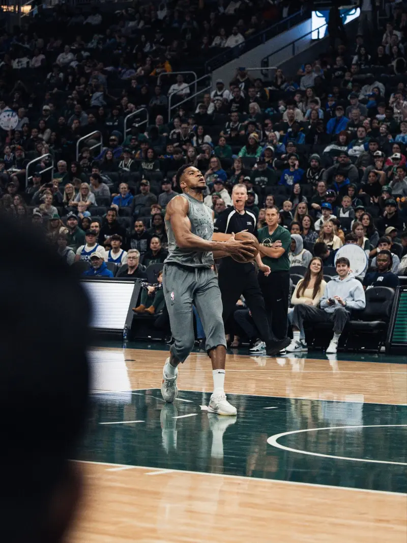 Flying Giannis! Bucks official shares training photos of Antetokounmpo with fans