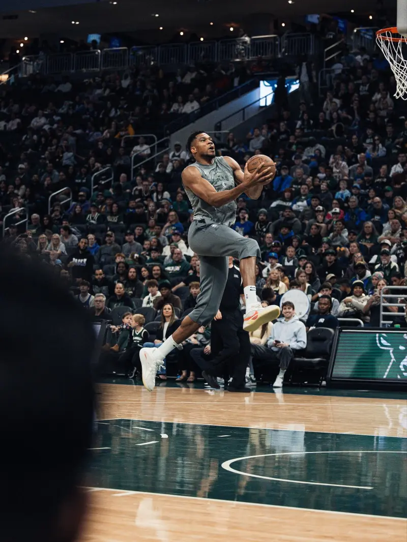 Flying Giannis! Bucks official shares training photos of Antetokounmpo with fans