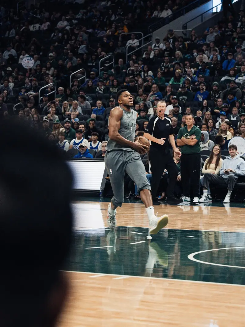 Flying Giannis! Bucks official shares training photos of Antetokounmpo with fans