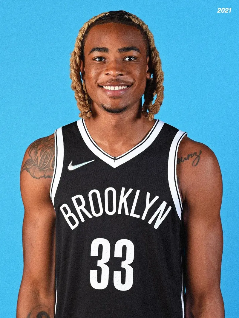 Clear eyes! The Nets officially released Claxton's makeup photos for the past 7 years to share with fans