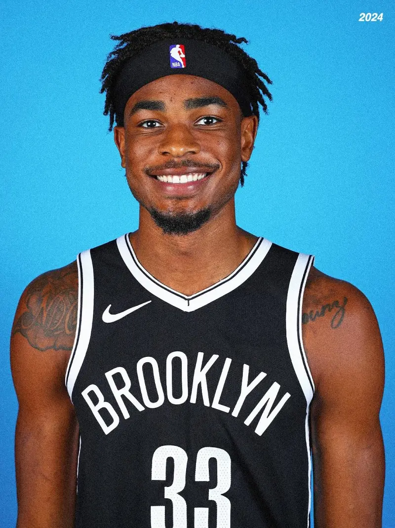 Clear eyes! The Nets officially released Claxton's makeup photos for the past 7 years to share with fans