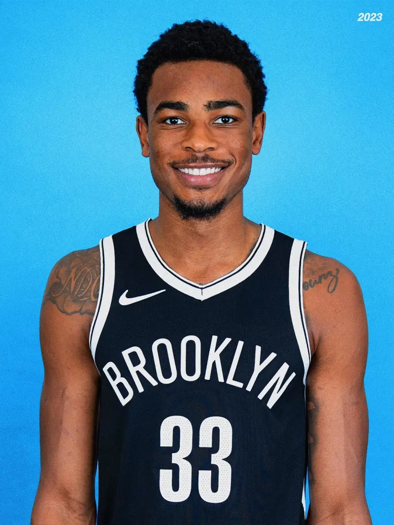 Clear eyes! The Nets officially released Claxton's makeup photos for the past 7 years to share with fans