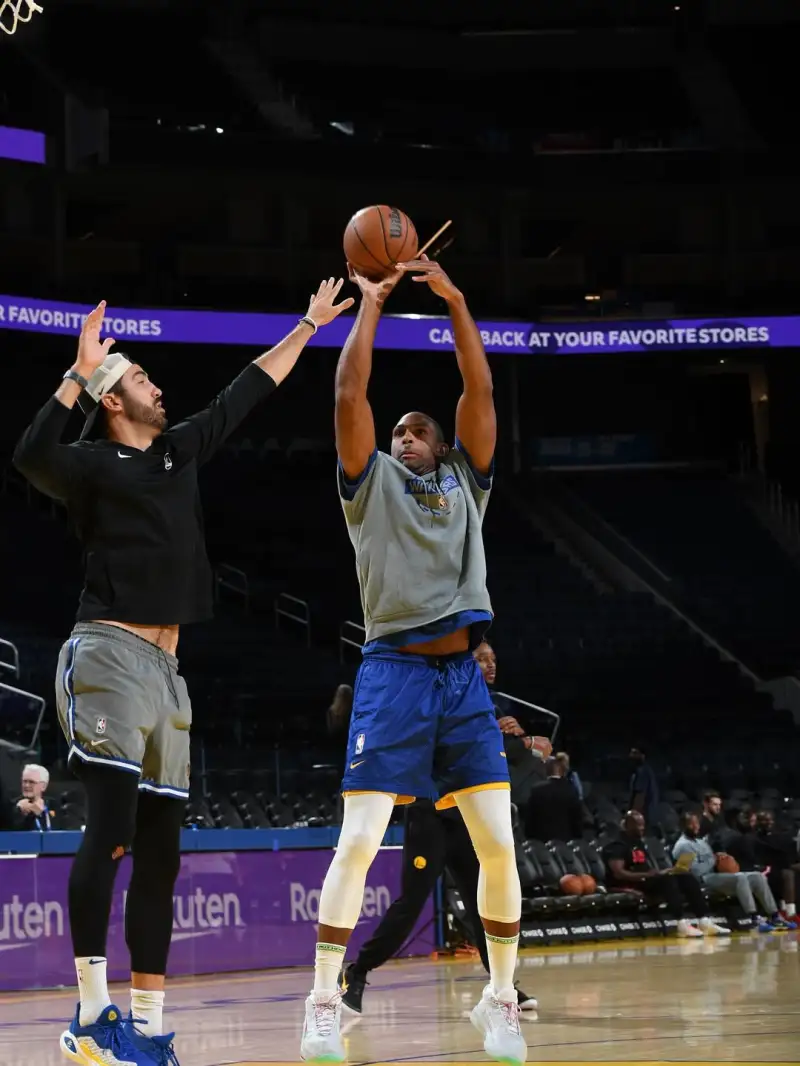 Warriors inside pillar! Al Horford posted a photo on Instagram: The 19th year of his career is coming