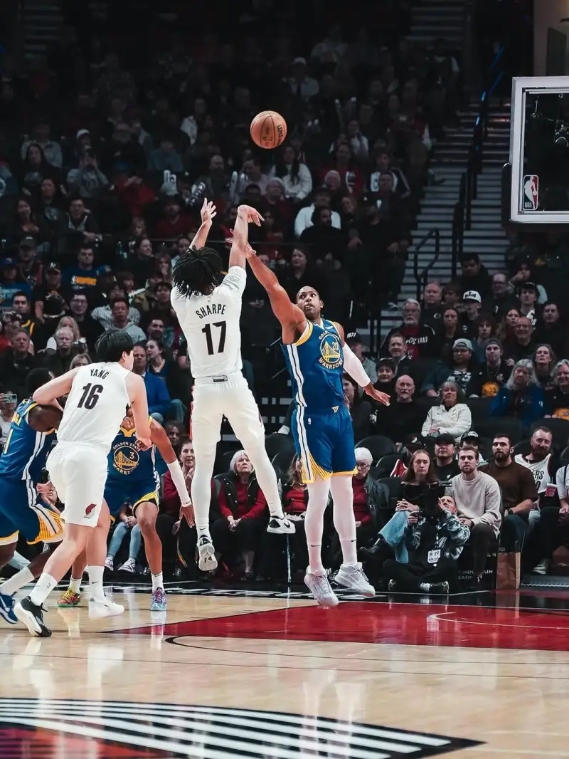 Warriors inside pillar! Al Horford posted a photo on Instagram: The 19th year of his career is coming