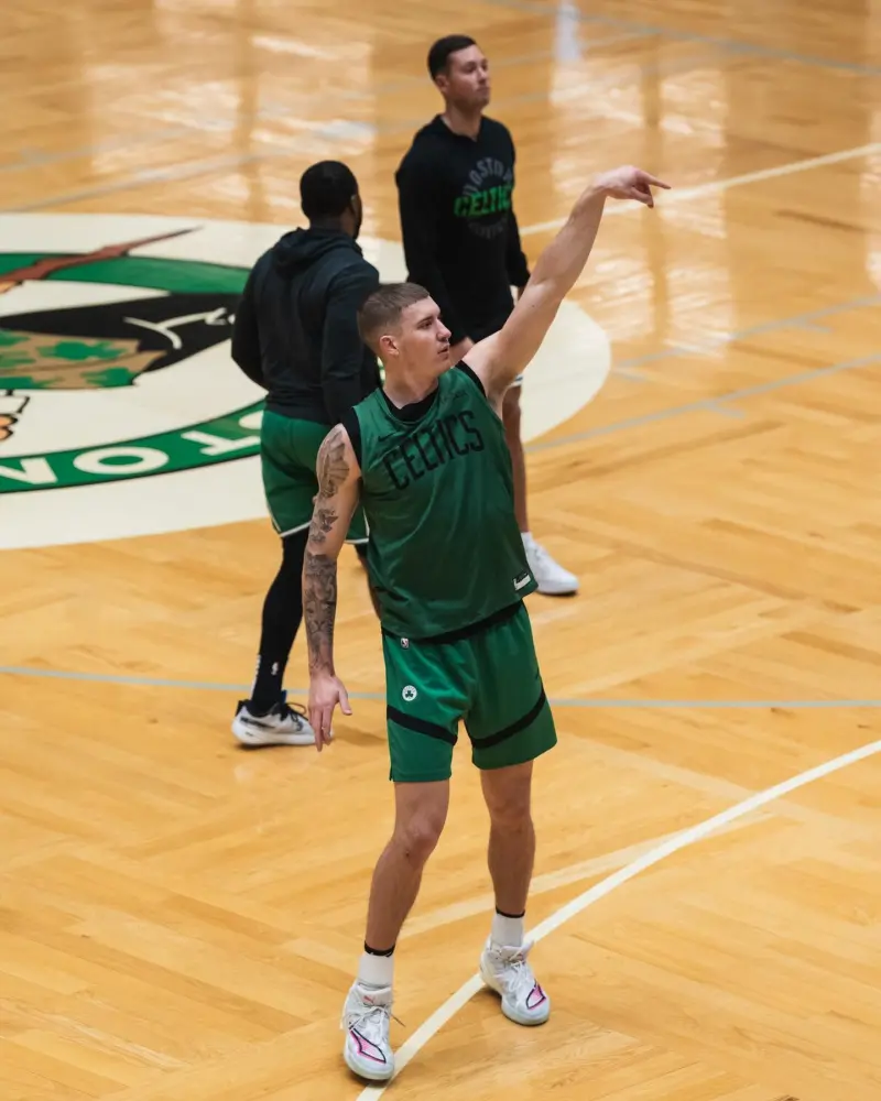 A brand new Green Army!，The Celtics officially shared training photos of their players with fans