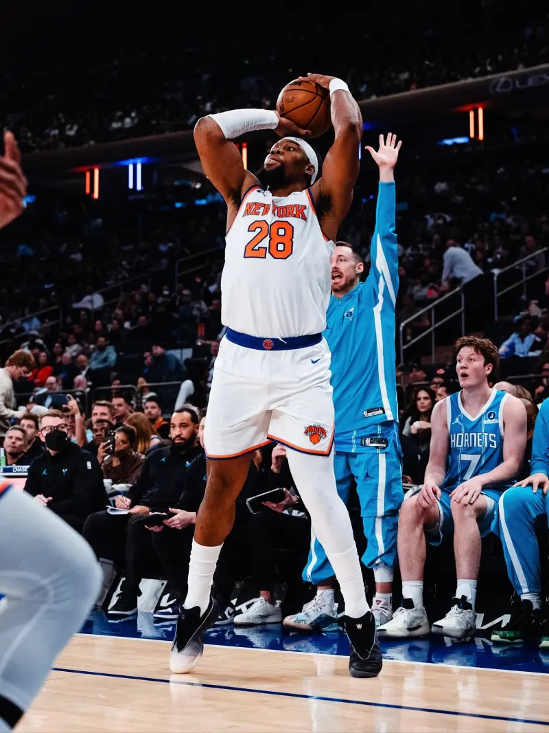 New York Cubs! Guershon Yabusele warms up for the opening game on Instagram, tomorrow's game against the Cavaliers