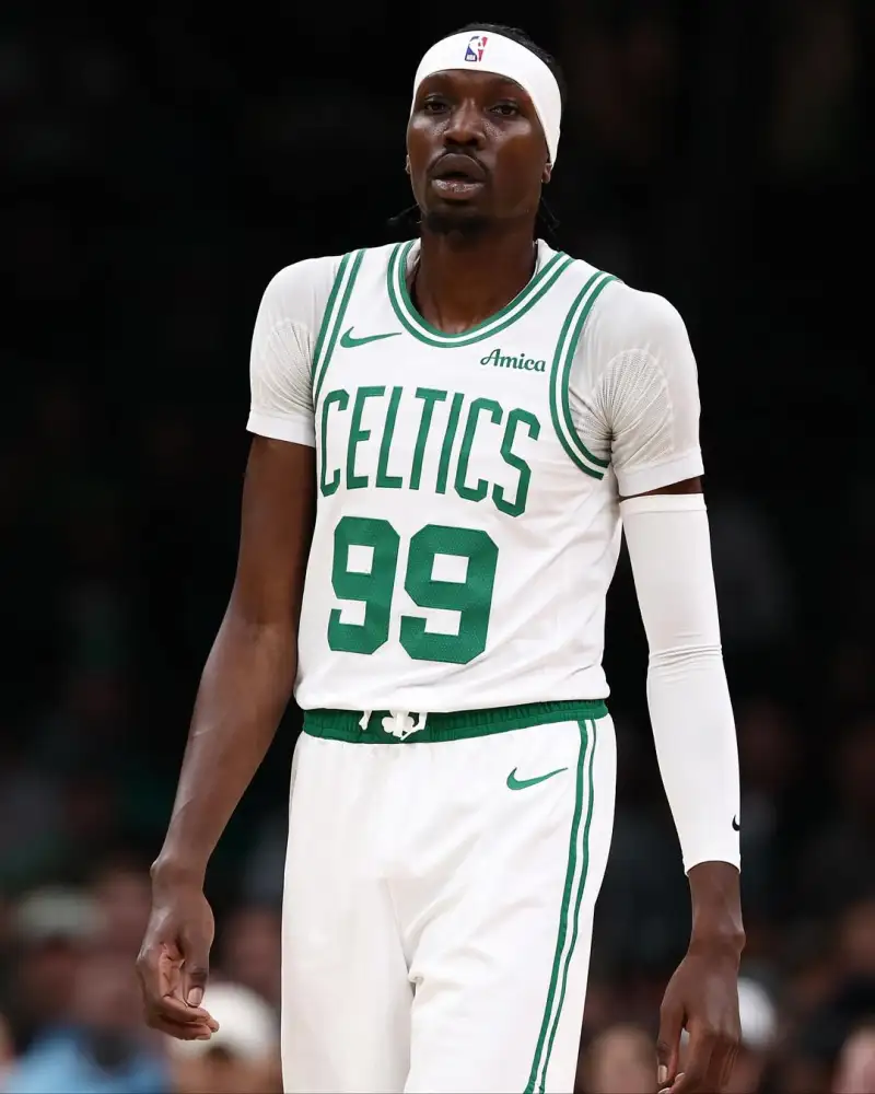 99 Trouble! Chris Boucher posts photos on Instagram to warm up for the opening game