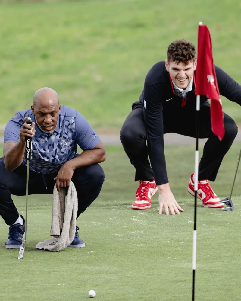 Trail Blazers share golf photos on social media: smooth swings and good times