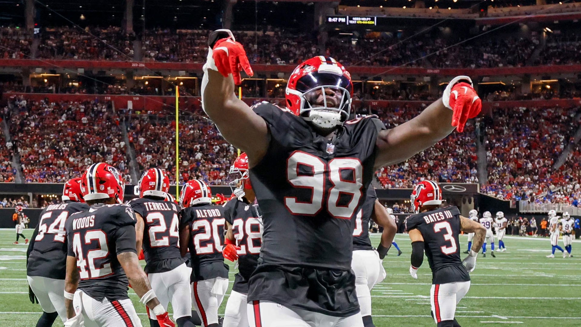 1761191985365531.jpg NFL: The Falcons' defense team made a crucial tackle on Beal