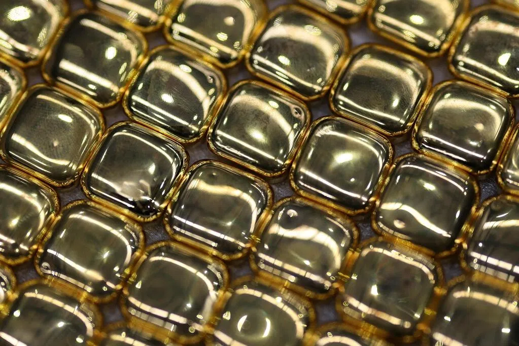 Global debt reaches record high of 7.7 trillion