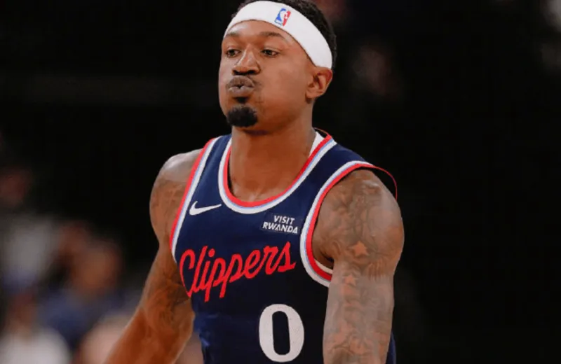 ESPN predicts tomorrow's game: Clippers have a 71.5% chance of winning, while the Suns have a 28.5% chance of winning. Miracle victory