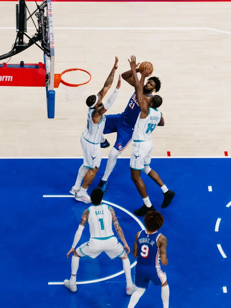 Back! Embiid shared a photo of the game on Instagram with fans: Oh, I really miss you so much