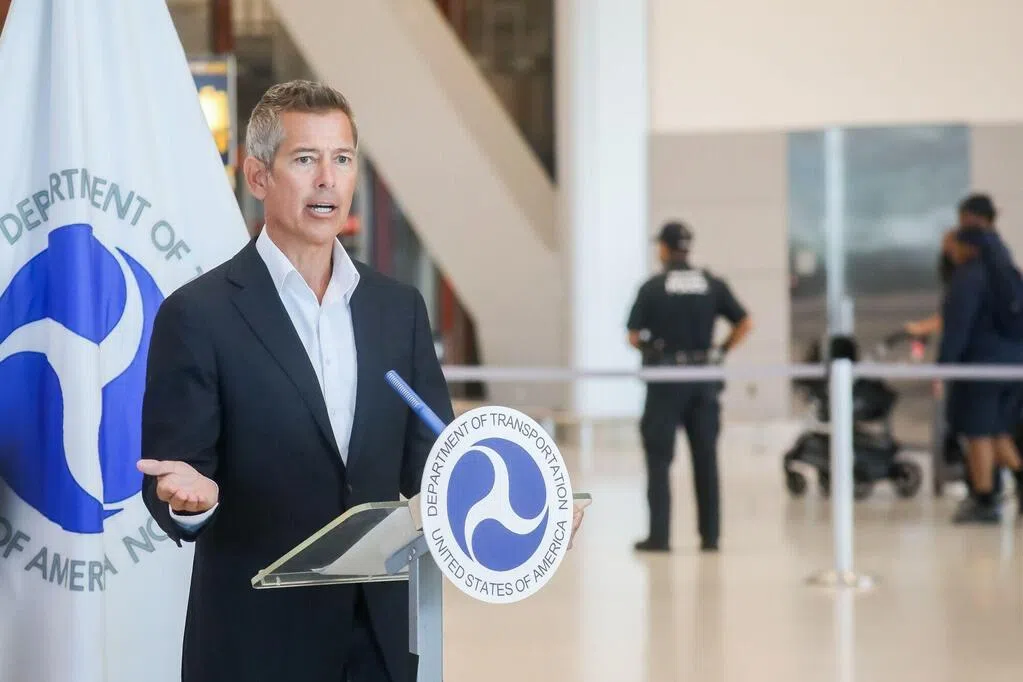 The US government shutdown continues to disrupt air traffic.