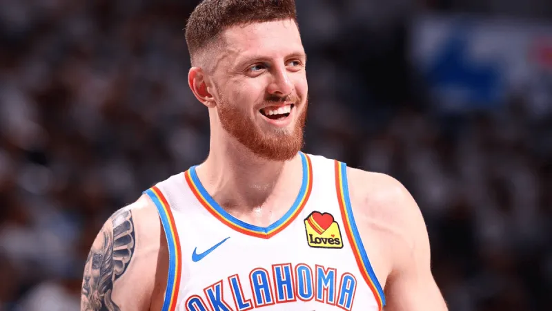 Key 2+1! Hartenstein played 30 minutes, scoring 4 points, grabbing 14 rebounds, dishing out 3 assists, and blocking 2 shots.