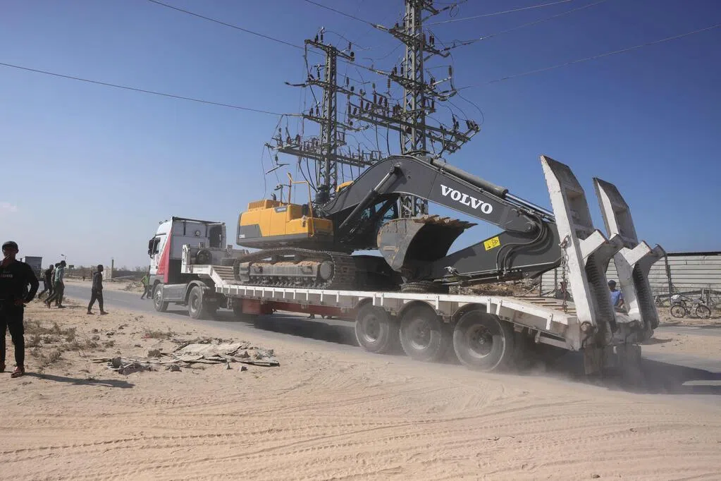 Israeli airstrikes in Gaza retaliated against Hamas attacks US says ceasefire agreement unaffected.