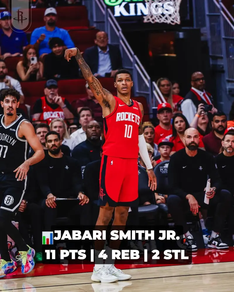 Seven players scored in double figures! The Rockets' official account posted photos of the players on the court to celebrate the team's first win of the season.
