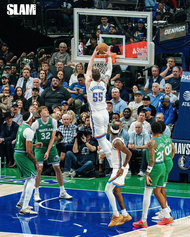 Slam's official account posted photos of the Thunder's game: The championship banner has been raised, setting a new standard.