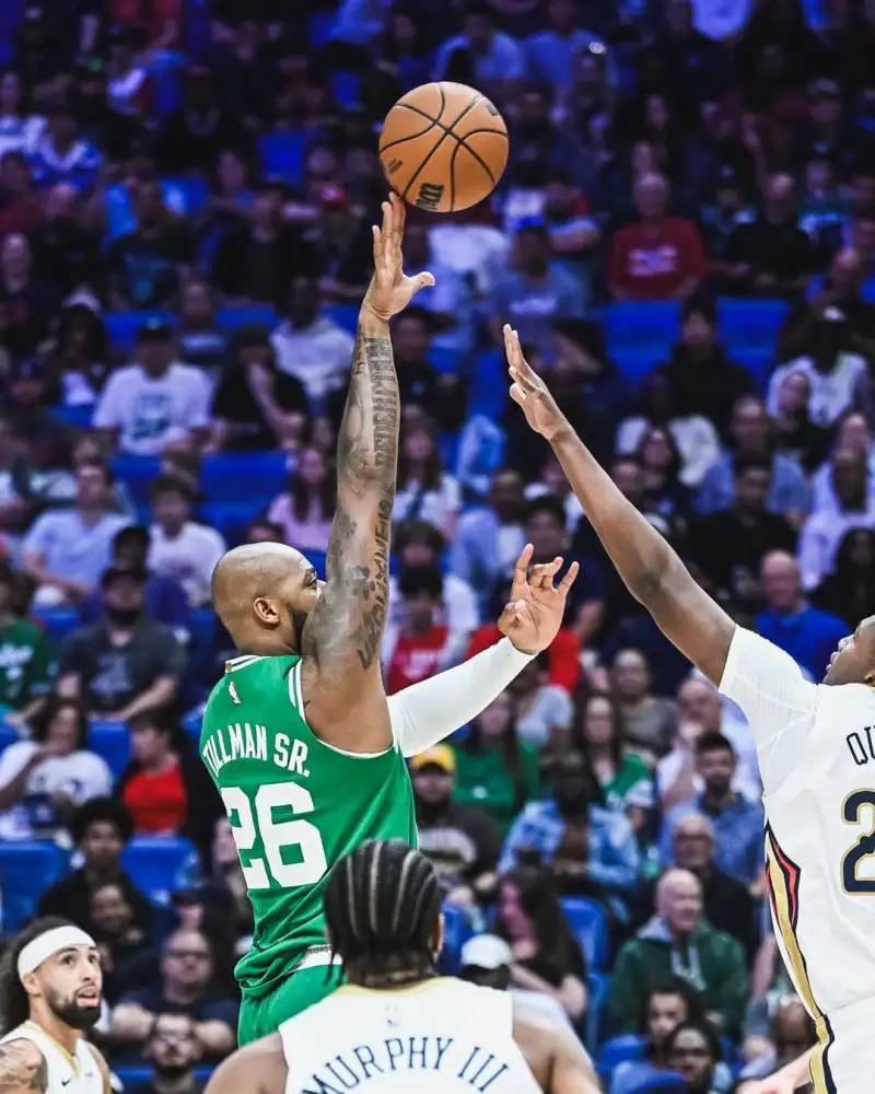 A resounding victory in New Orleans! The Celtics' official account shared photos from the game to celebrate their first win of the season.