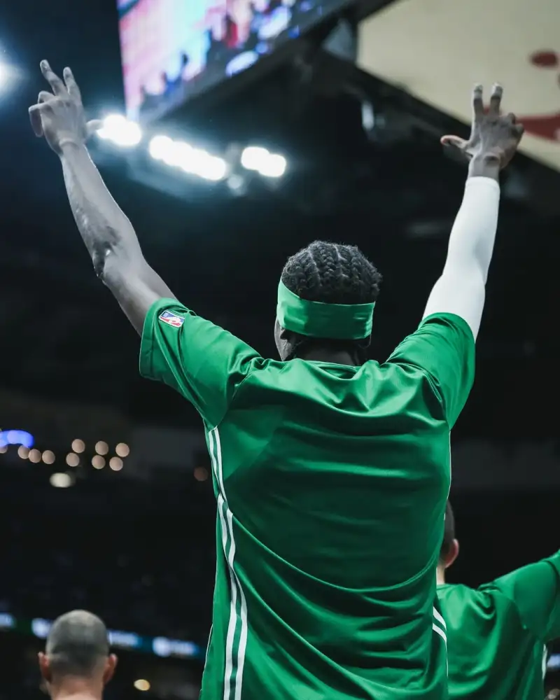 A resounding victory in New Orleans! The Celtics' official account shared photos from the game to celebrate their first win of the season.