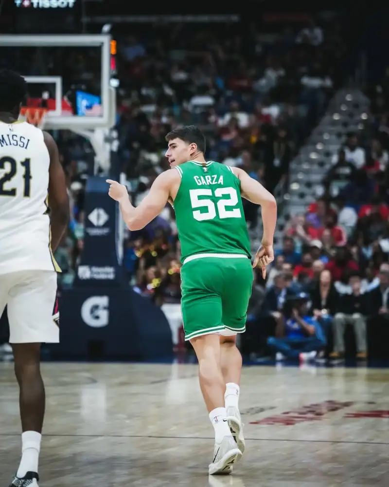 A resounding victory in New Orleans! The Celtics' official account shared photos from the game to celebrate their first win of the season.