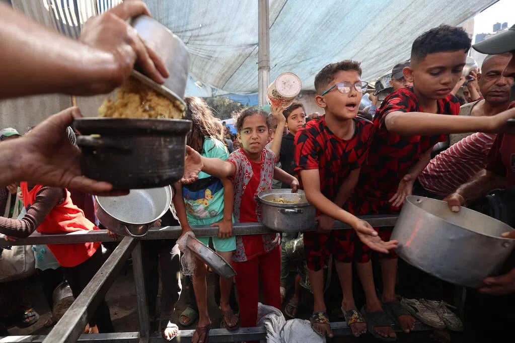 Israel continues to bomb Gaza after ceasefire was restored UN condemns the move.