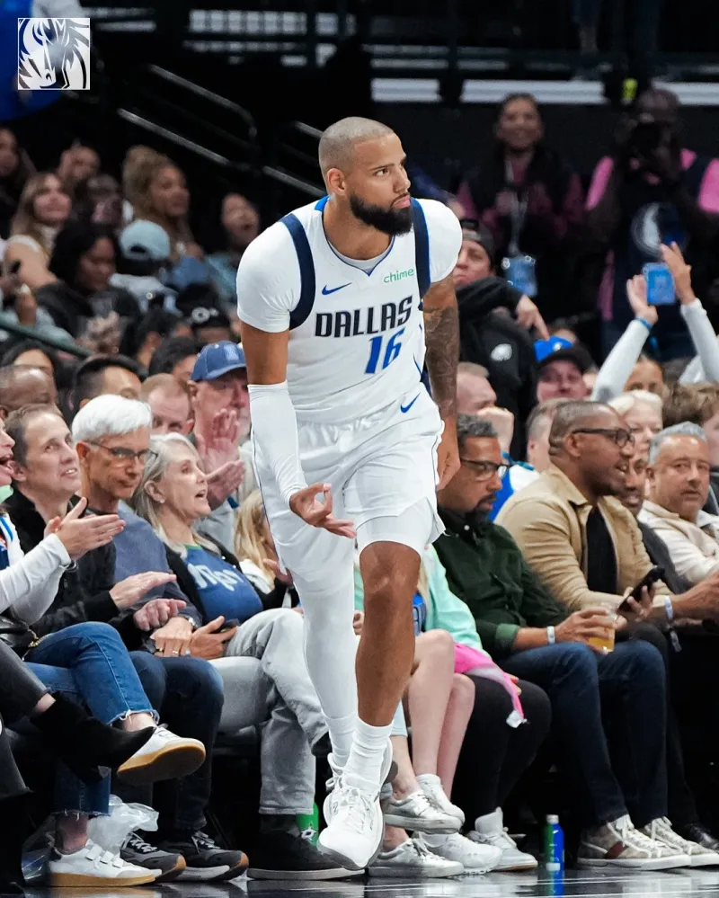 The Mavericks narrowly won at home! They posted several photos from the game, ending their home series with a victory.