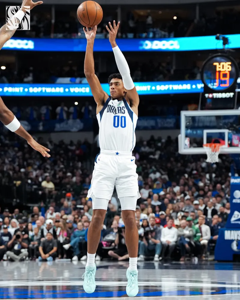 The Mavericks narrowly won at home! They posted several photos from the game, ending their home series with a victory.