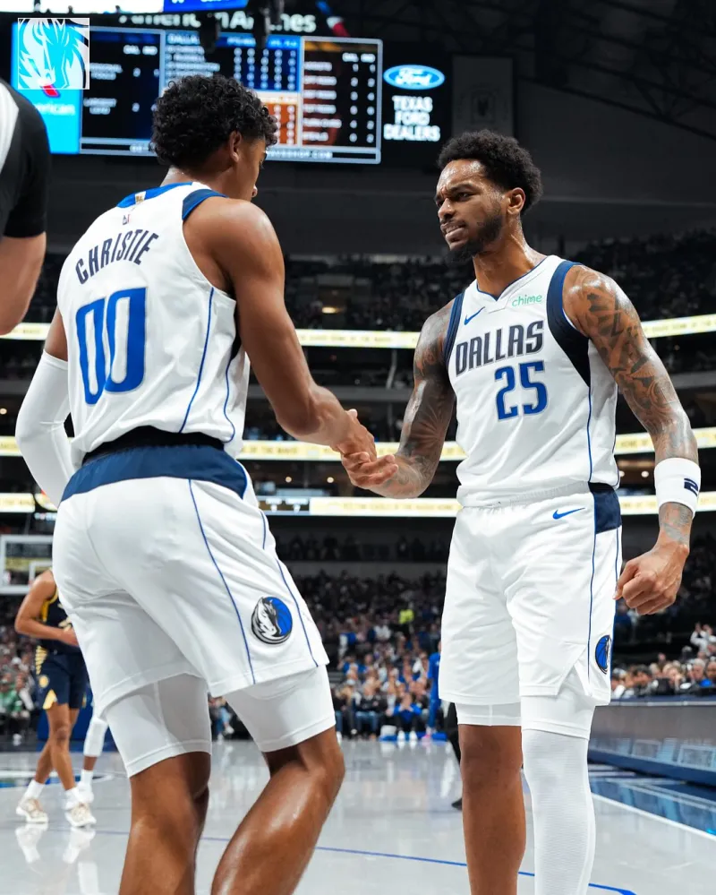 The Mavericks narrowly won at home! They posted several photos from the game, ending their home series with a victory.