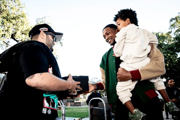 Helping others is a joy! The Spurs' official media outlet showcased De'Aaron Fox donating 50 pairs of shoes to a community pickup game.