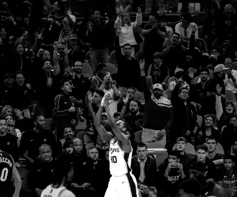 Victor Wimbledon posted a photo on Instagram to celebrate the team's five-game winning streak: 77 games left.