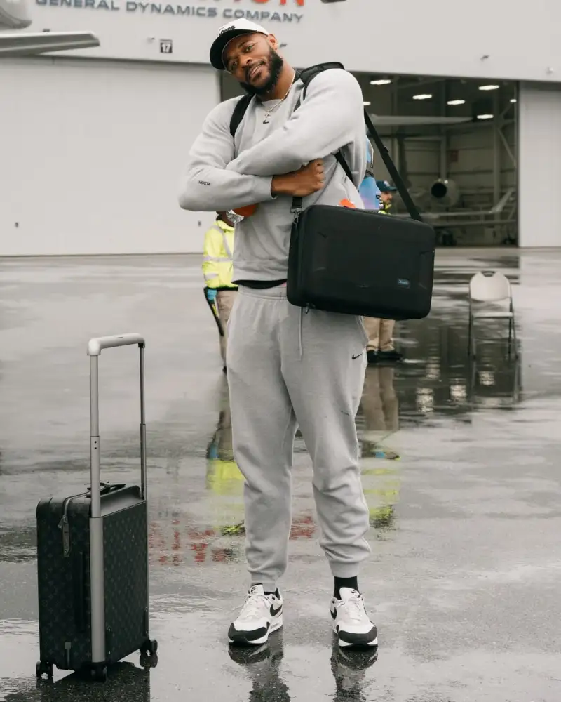 Three-game winning streak? The Celtics' official account posted photos of the players arriving at the away game tomorrow they face the 76ers.