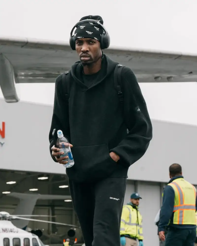 Three-game winning streak? The Celtics' official account posted photos of the players arriving at the away game tomorrow they face the 76ers.