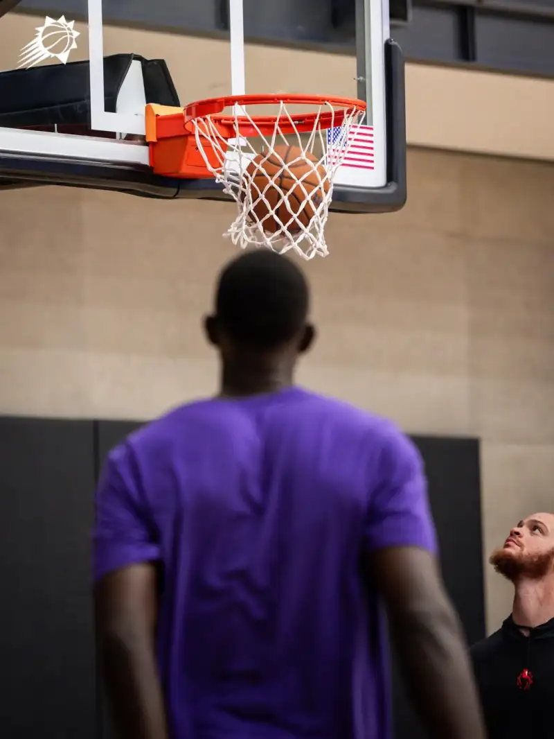 Always working! The Suns' official account posted photos of players training, including Booker, Fleming, and others.