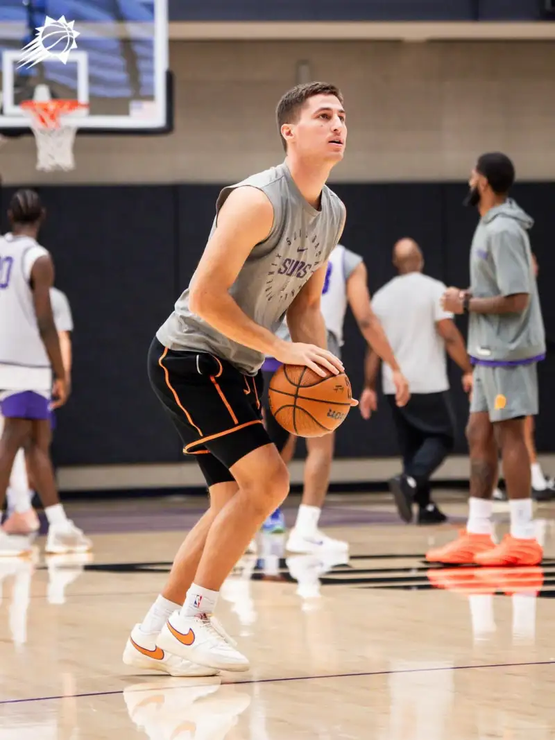 Always working! The Suns' official account posted photos of players training, including Booker, Fleming, and others.