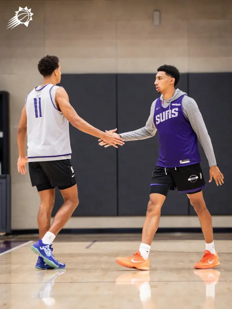 Always working! The Suns' official account posted photos of players training, including Booker, Fleming, and others.