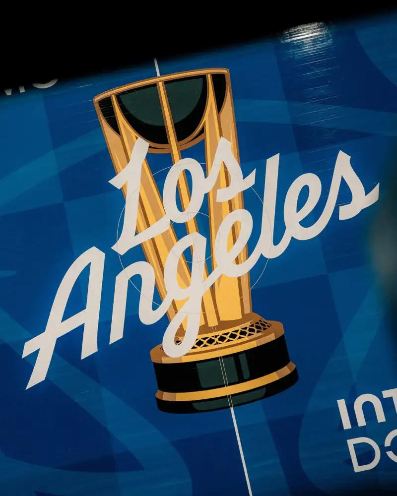 How good-looking? The Clippers' official account shared photos of their Mid-Season Championship-themed floor with fans.