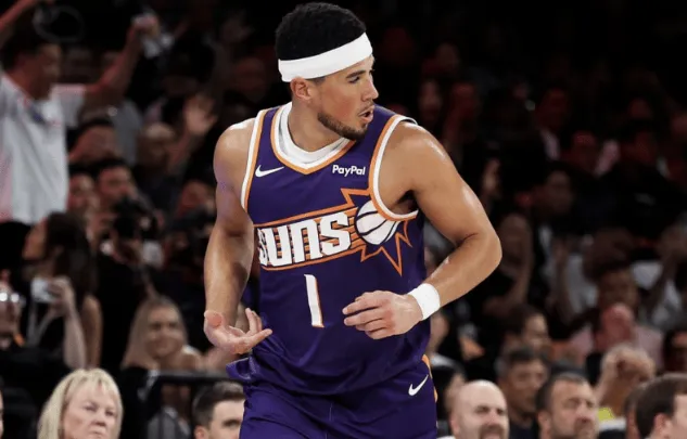 Booker played 19 minutes in the first half, scoring 17 points, 5 rebounds, and 4 assists on 6-of-12 shooting.