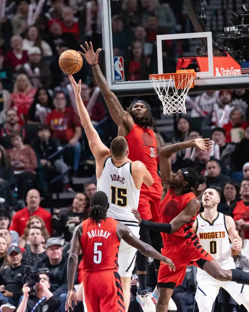 Welcome back! Robert Williams shared photos from yesterday's game on Instagram with fans.
