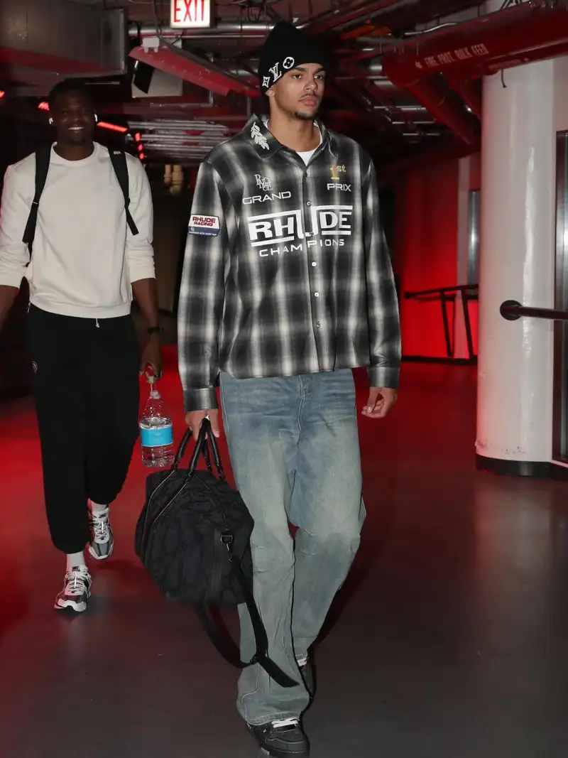 Visually stunning! Asa Newell shares photos with fans on Instagram: Here we go!