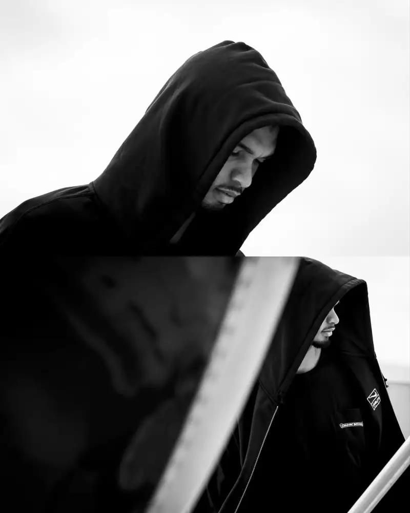 Undefeated streak! Spurs official account posts photos of players boarding the plane: heading west.