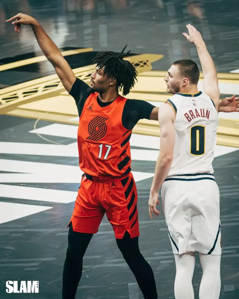 Slam's official account shared photos from yesterday's game: The Trail Blazers had a blast on holiday.